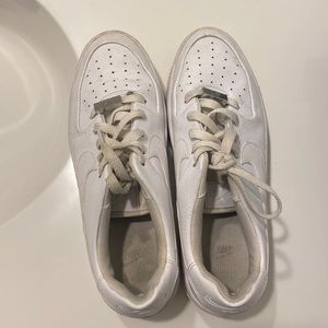 gently worn nike air force sage lows